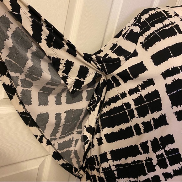 CHICO’S Black Plaid Metallic Drapey Blouson Top - Picture 7 of 11